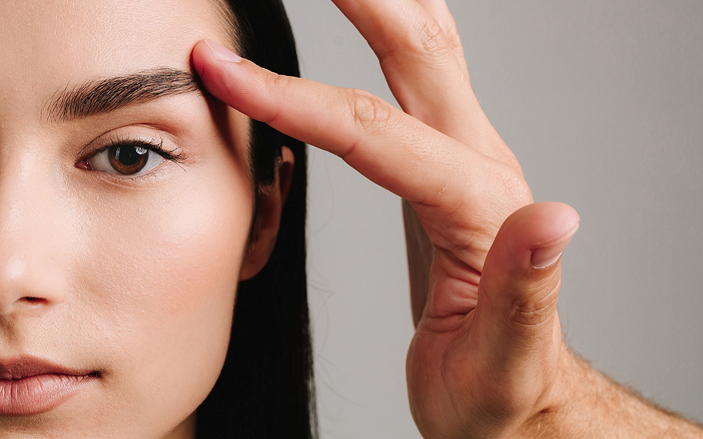 How Eyelid Surgery Can Rejuvenate Your Look